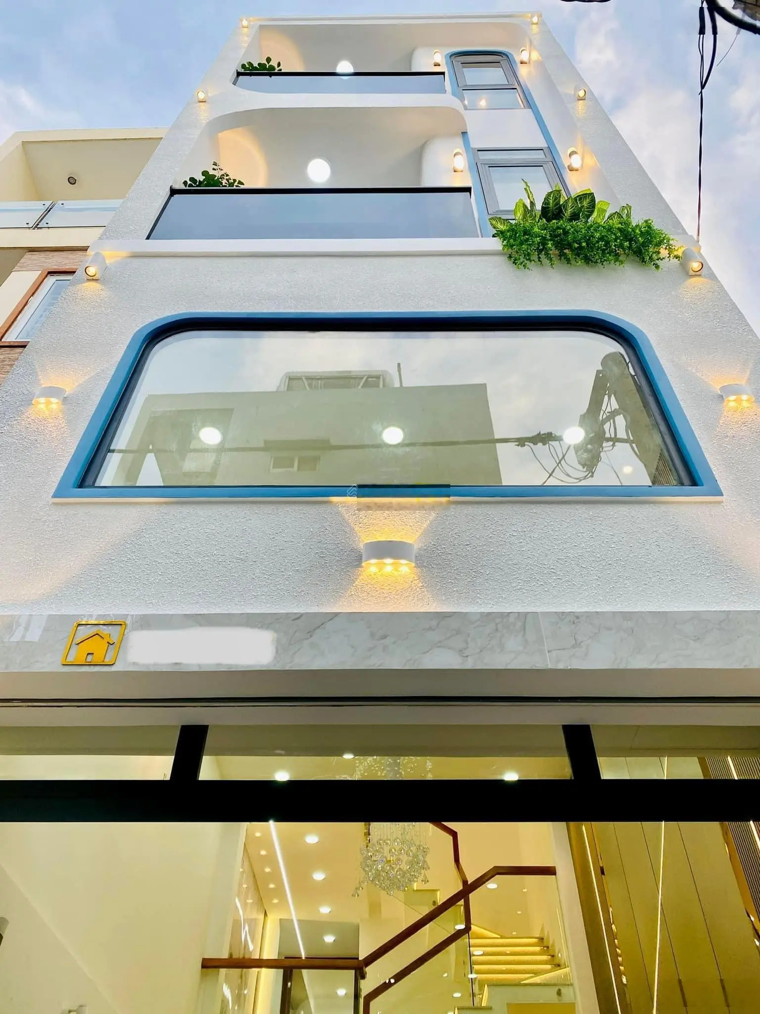 Định cư nước ngoài cần bán gấp ra căn Nguyễn Hữu Thọ, P. Tân Hưng, Q7, 77m2,giá 2tỷ5 sổ hồng riêng