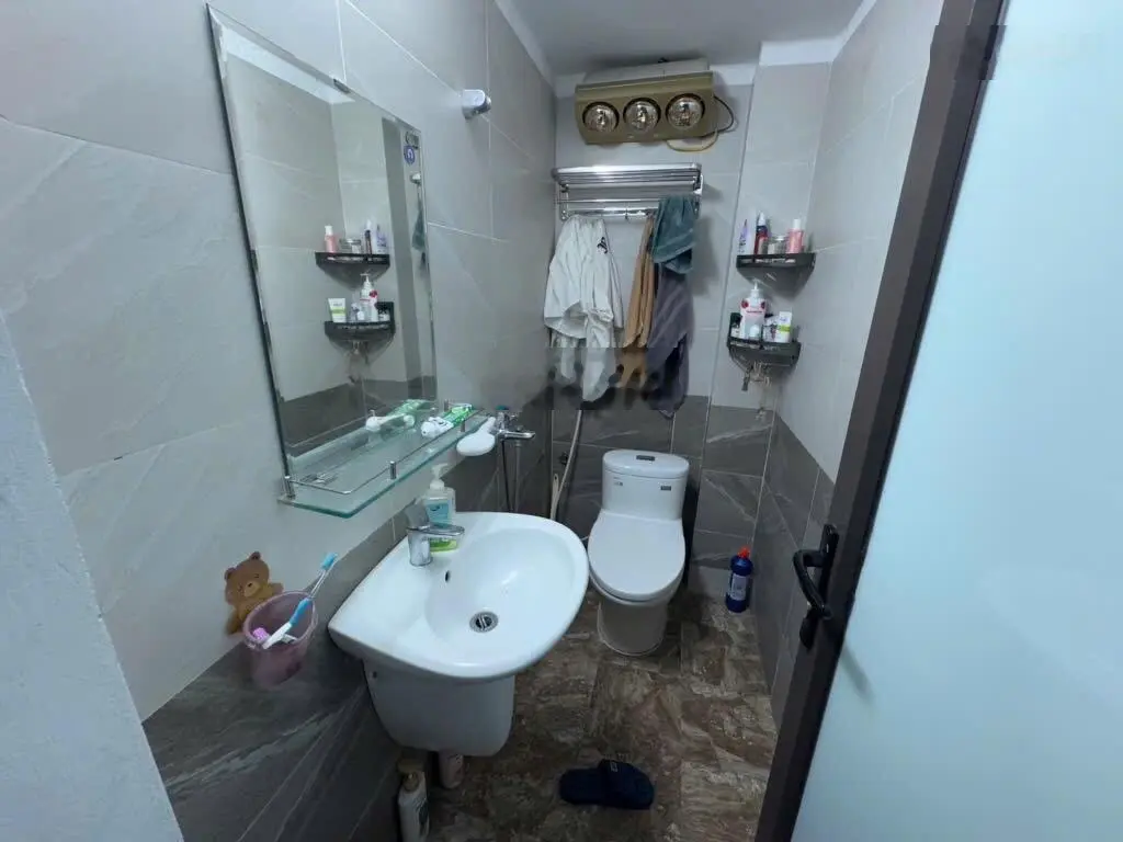 Bán nhà phố Thịnh Quang Đống Đa - dân xây - gần phố - 6 ngủ - cho thuê 20tr/ tháng - 6.5 tỷ - 31m2