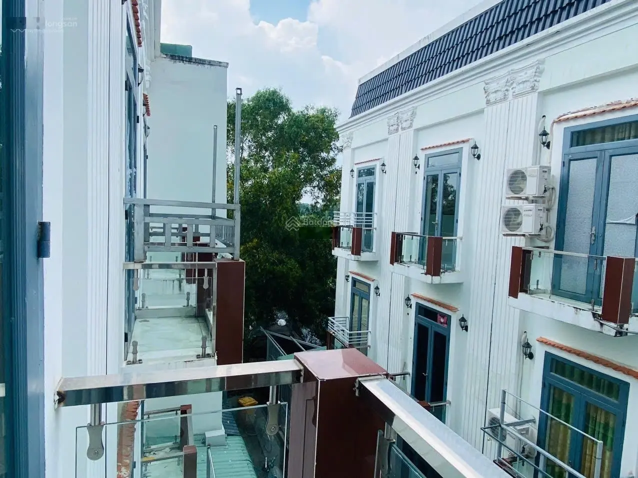 CẦN BÁN CĂN NHÀ tại TTTT Cần Giuộc 1 trệt 2 lầu 156m2 giá 1ty450 TL. Lh: 0931112822 (Ngân)
