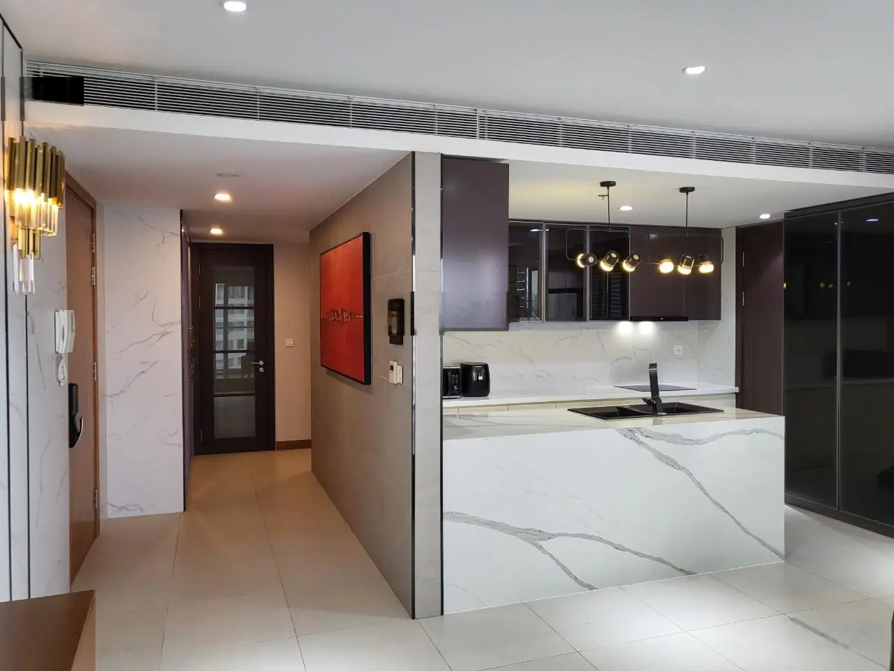 Bán căn hộ 3 phòng ngủ Đảo Kim Cương, 180 m2, có sổ hồng, view hồ bơi, yên tĩnh mát mẻ, giá tốt
