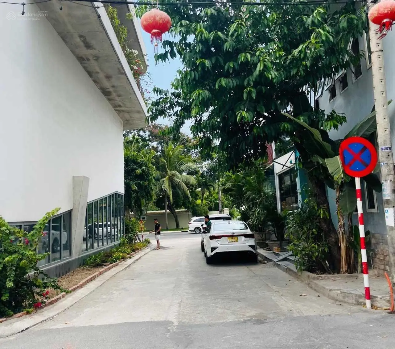 Nhà 3 tầng Võ Nguyên Giáp sát Hồ Xuân Hương trước cổng Fullman & Furama Resort - đúng 200m ra biển
