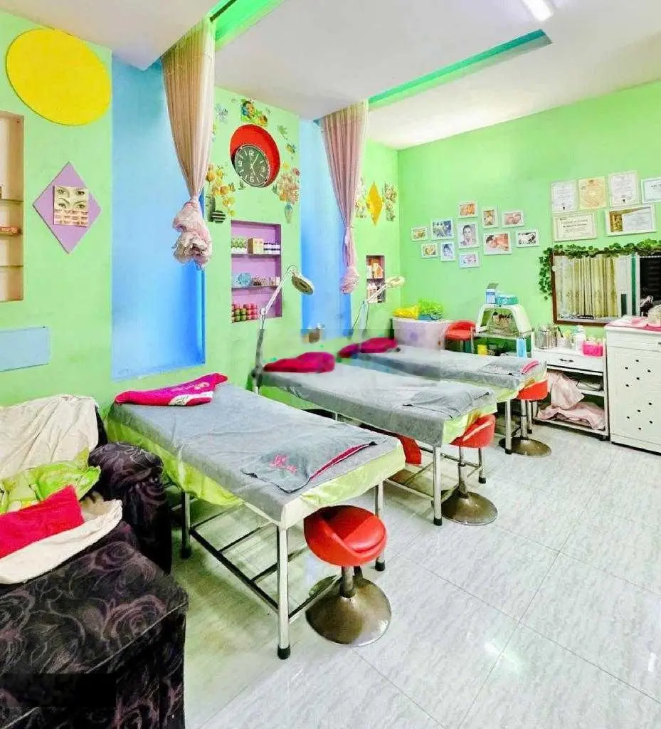 Bán nhà gần trường Học Thân Nhân Trung giá bán 10,5 tỷ