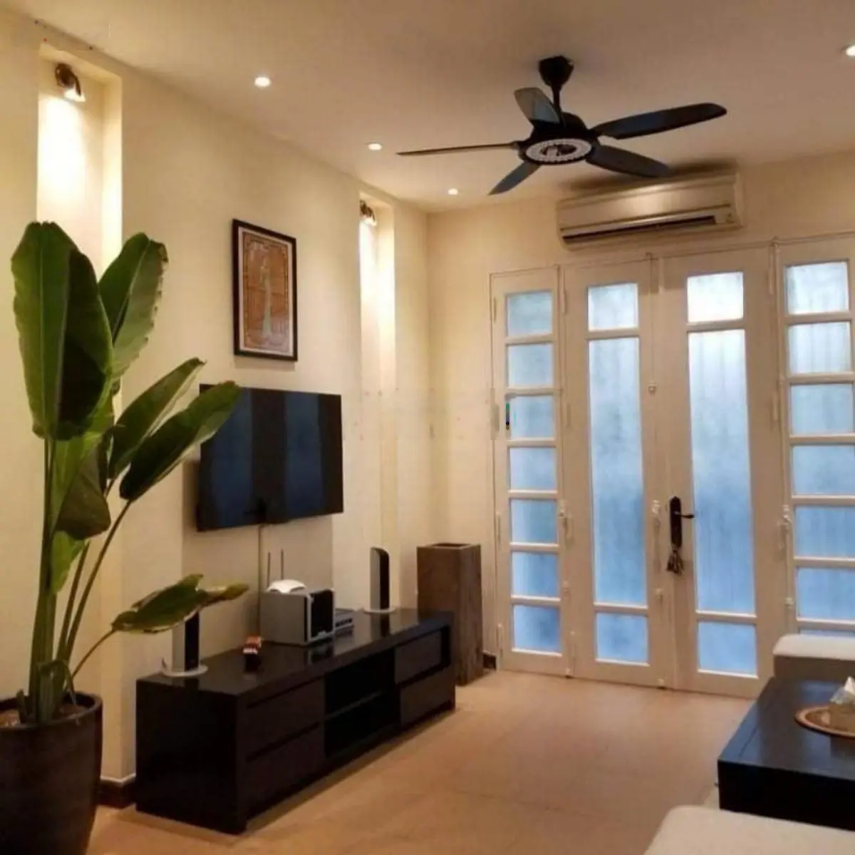 Siêu phẩm biệt thự vip, âu cơ, tây hồ - 90m2 - ô tô - mt 8m- lô góc - sát hồ tây - giá 31 tỷ hơn .