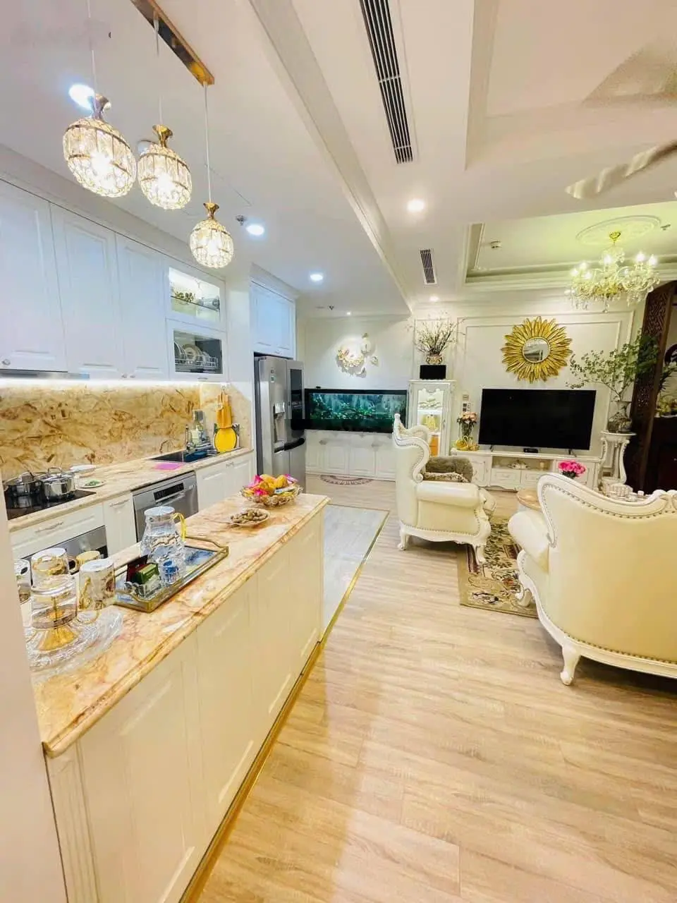 Bán căn hộ tại R2 chung cư Royal City Quận Thanh Xuân DT 130m2 3N2W giá 9 tỷ NT đầy đủ Bc Đông Nam