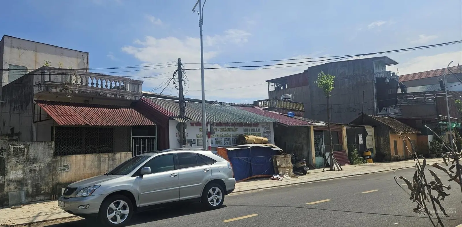 Bán nhà 2 tầng cũ trên mặt phố chính đường Vân Trại Vân Dương thành phố Bắc Ninh