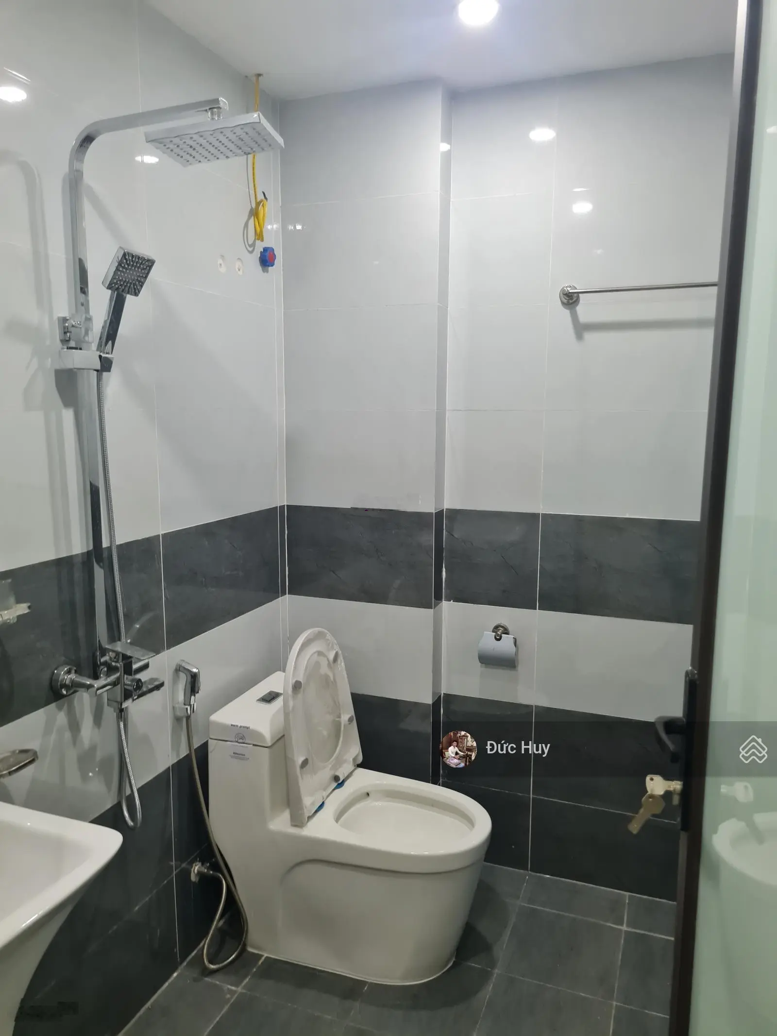 Đường ô tô thông, nhà 5 tầng 41m2, không lỗi, Vĩnh Quỳnh - Thanh Trì, giá rẻ. 0862.85.95.98