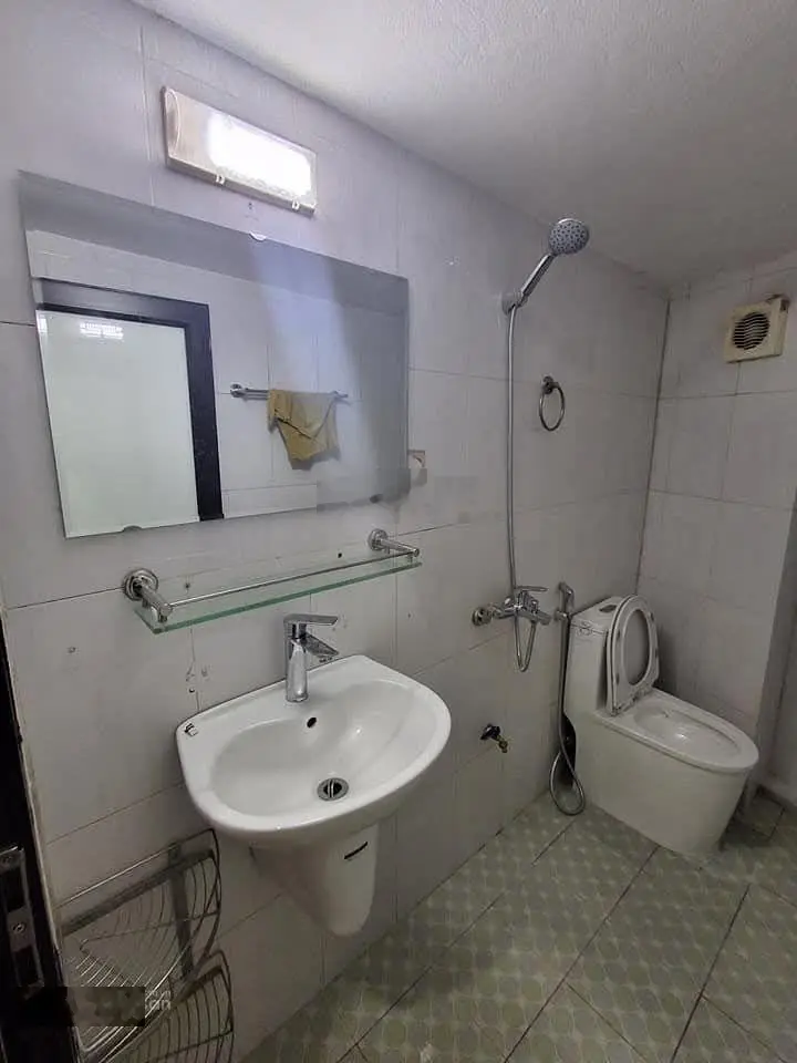 Bán nhà Đại Mỗ. Diện tích 36m2 5 PN, lô góc. Ôtô đỗ cửa, gọi ngay em Mừng: 0936936683 (xem nhà)