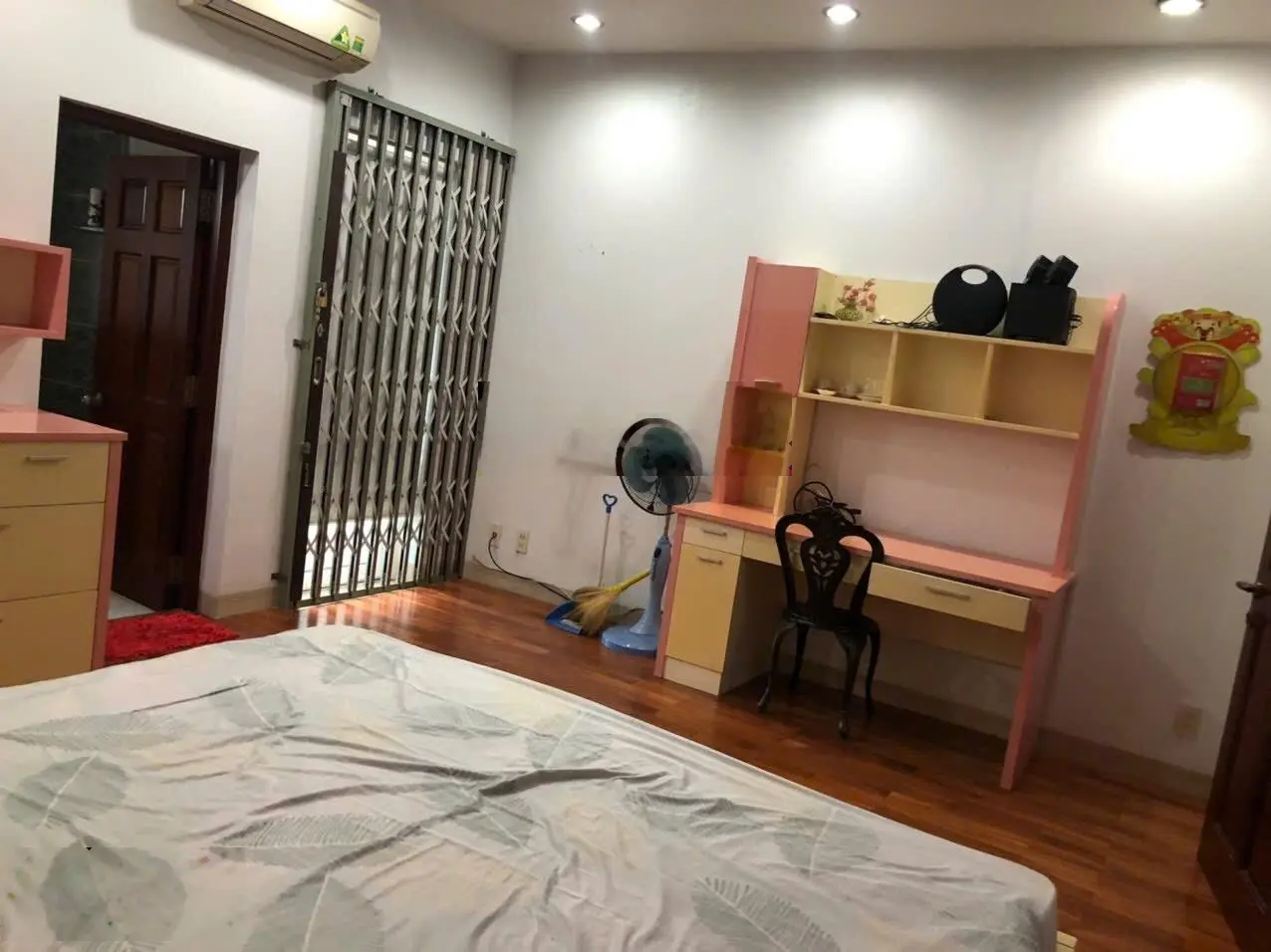 bán nhà mặt tiền Nguyễn Văn Quá, 6.22x31m, 5 tầng, có hầm, 18ty, Đông Hưng Thuận, Q12