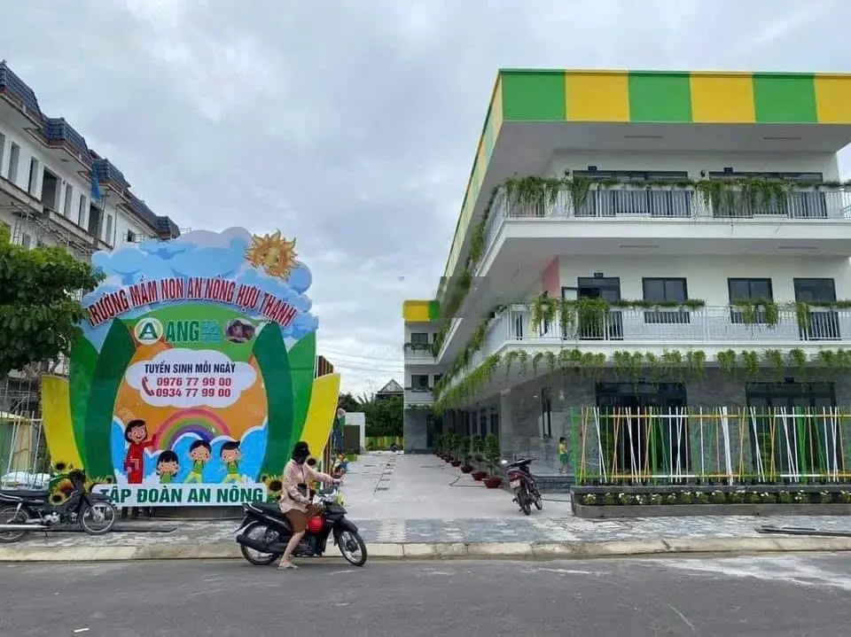 Bán đất mặt tiền đường DT 824. Thị trấn Đức Hòa ( Tặng shophouse) - SHR,, 80m2 .Lh : 0394 000 ***