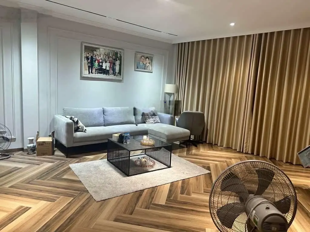 Bán nhà phân lô KD Lõi Bồ Đề - Hồng Tiến - 50m2 - 6tầng - ô tô - thang máy - đẹp long lanh - gần hồ