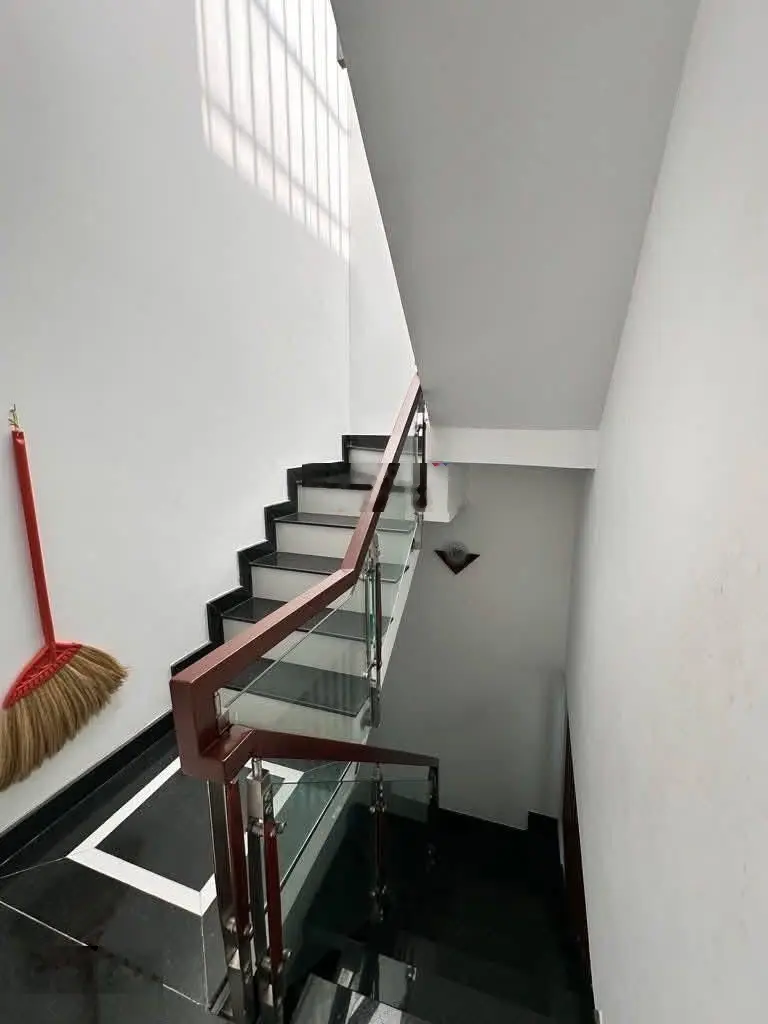 Giảm sốc chỉ còn 2tỷ950!! Nhà HXH Lê Thị Hồng, P1, Gò Vấp, DT 52m2, đang cho thuê 14tr/th, sổ riêng