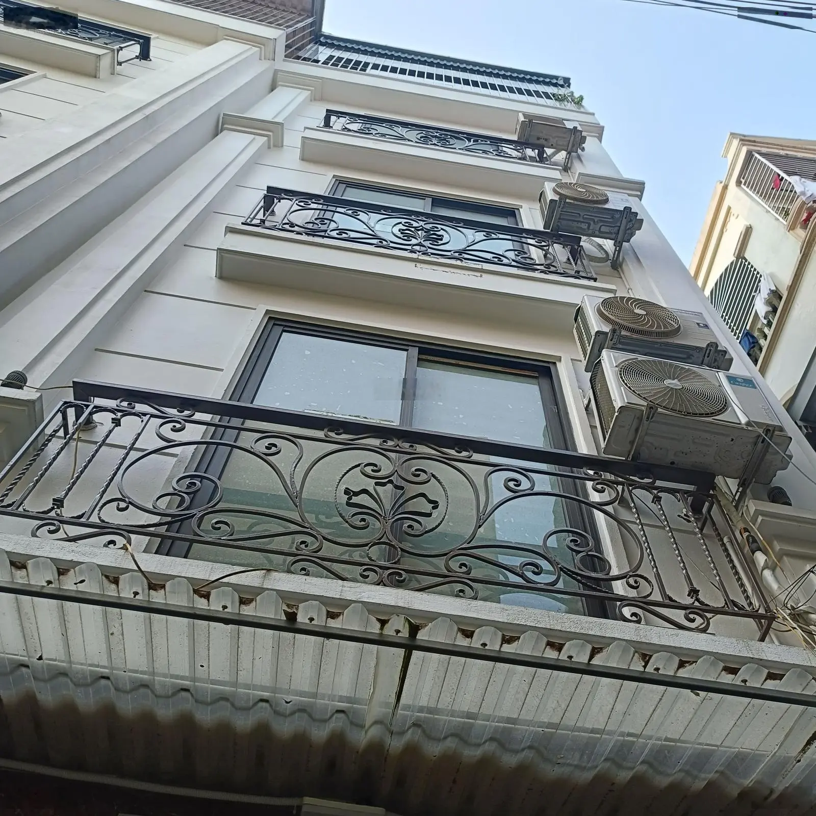 Nhà Phú Đô - tt Mỹ Đình căn 35M2 - 5 tầng rộng rãi - ngõ 3 gác - giá 6,1 Tỉ có bớt.