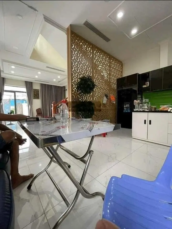 Nhà 1 Lầu Sân Vườn 10x24m, mặt tiền đường Nhựa Xuân Thới Thượng 30, gần Chợ Đại Hải