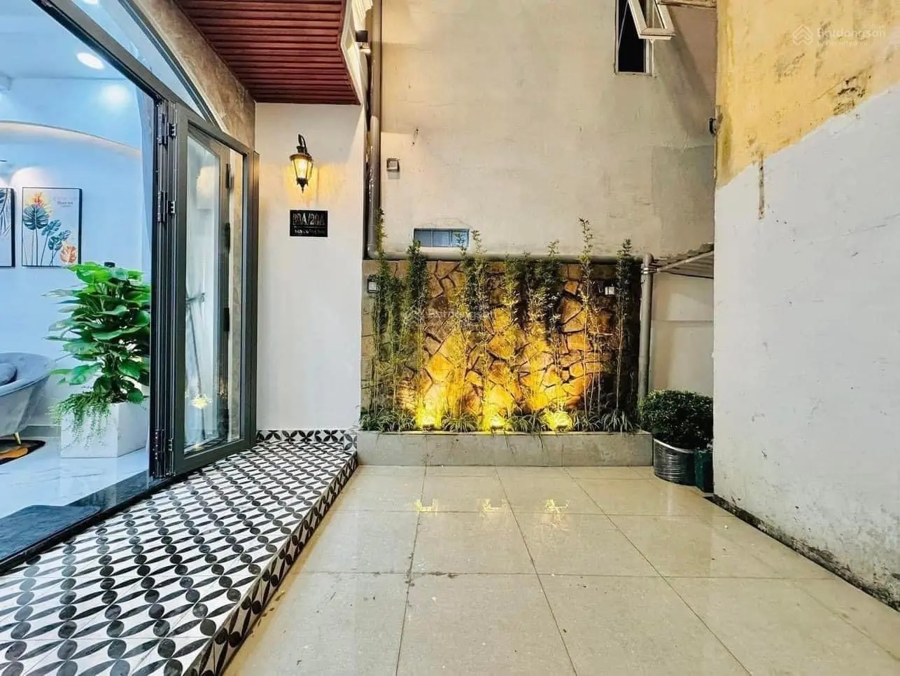 Bán gấp căn nhà phố đẹp đường Thích Quảng Đức, P5, quận Phú Nhuận, 40,4m2 2T400
