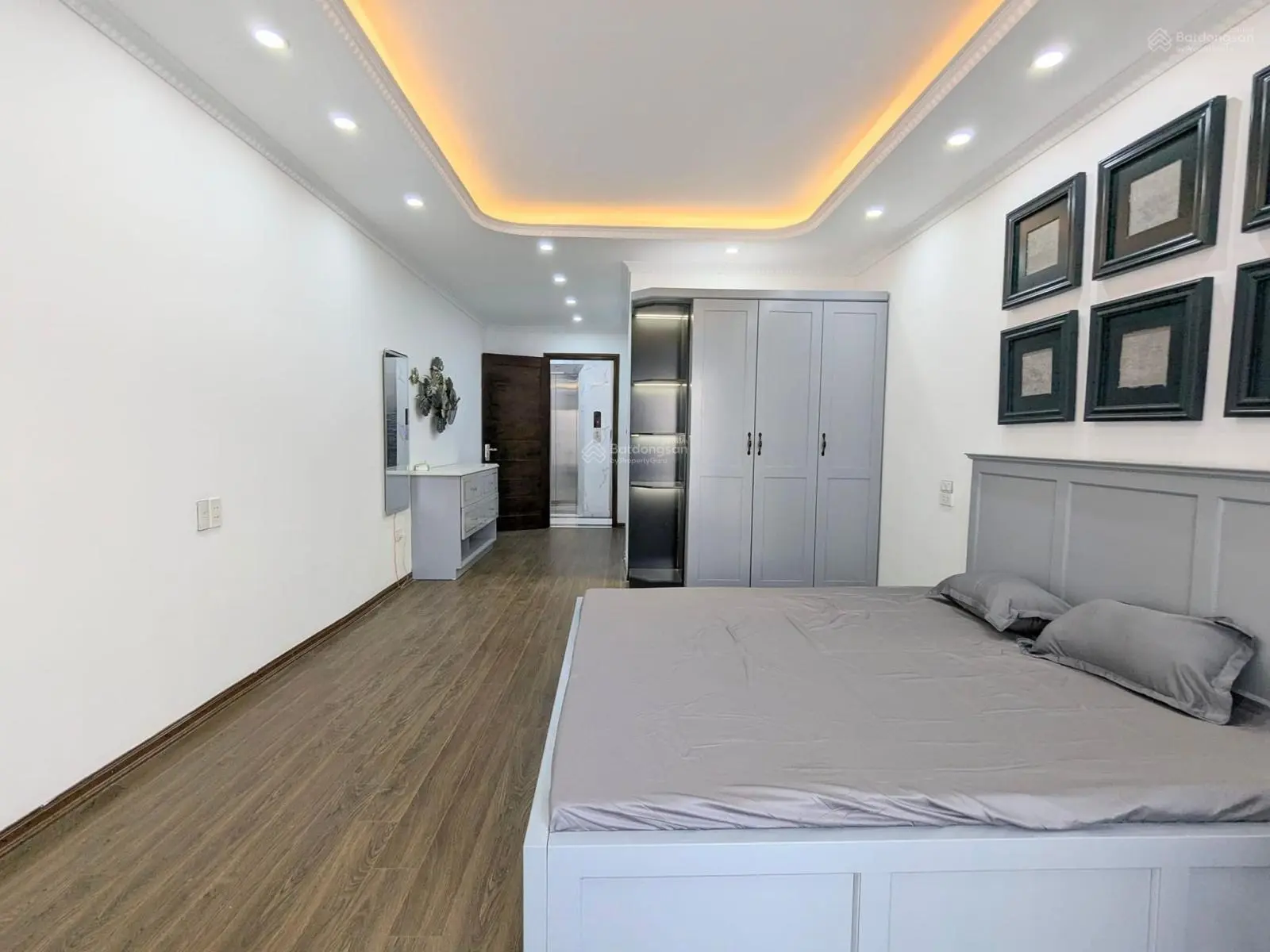Bán gấp nhà mới nguyên tem phố Quốc Tử Giám Đống Đa 50M 6 tầng thang máy giá hơn 11 tỷ oto 10m