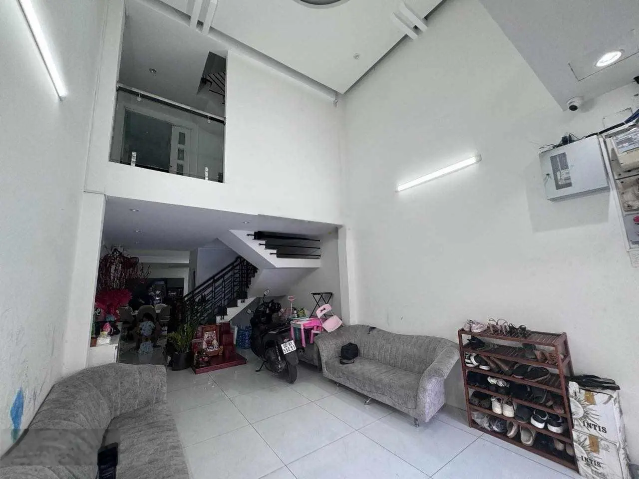Bán nhà 3 lầu giá 34,5 tỷ, diện tích 60 m2, tại Cô Giang, quận 1