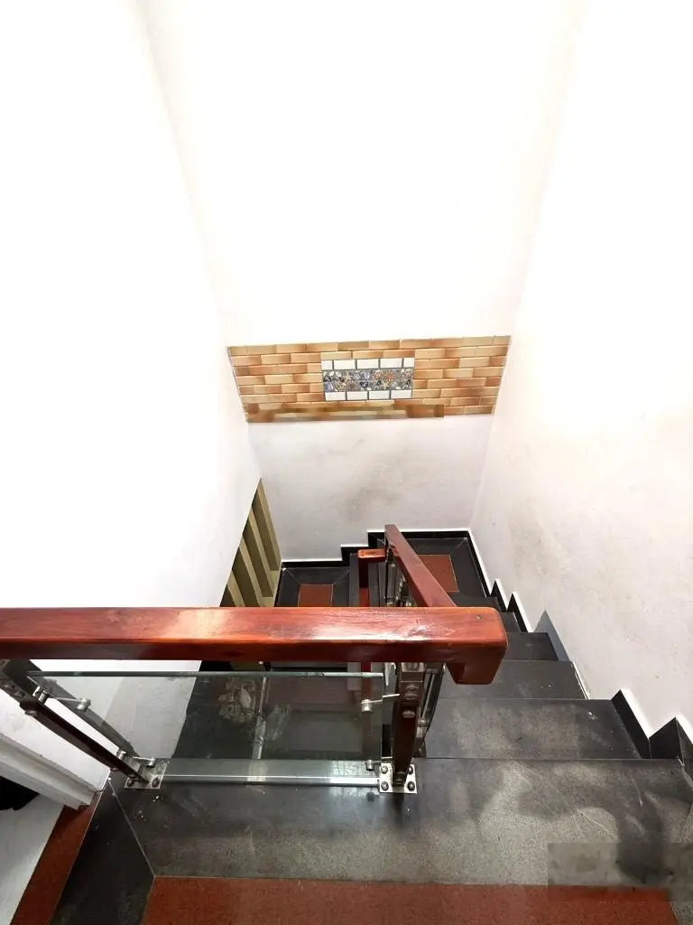 Kiếm đâu ra căn thư 2 -nhà đẹp 2 tầng huỳnh văn nghệ- tân bình- dt 43m2- tặng nội thất - chỉ 3.x tỷ
