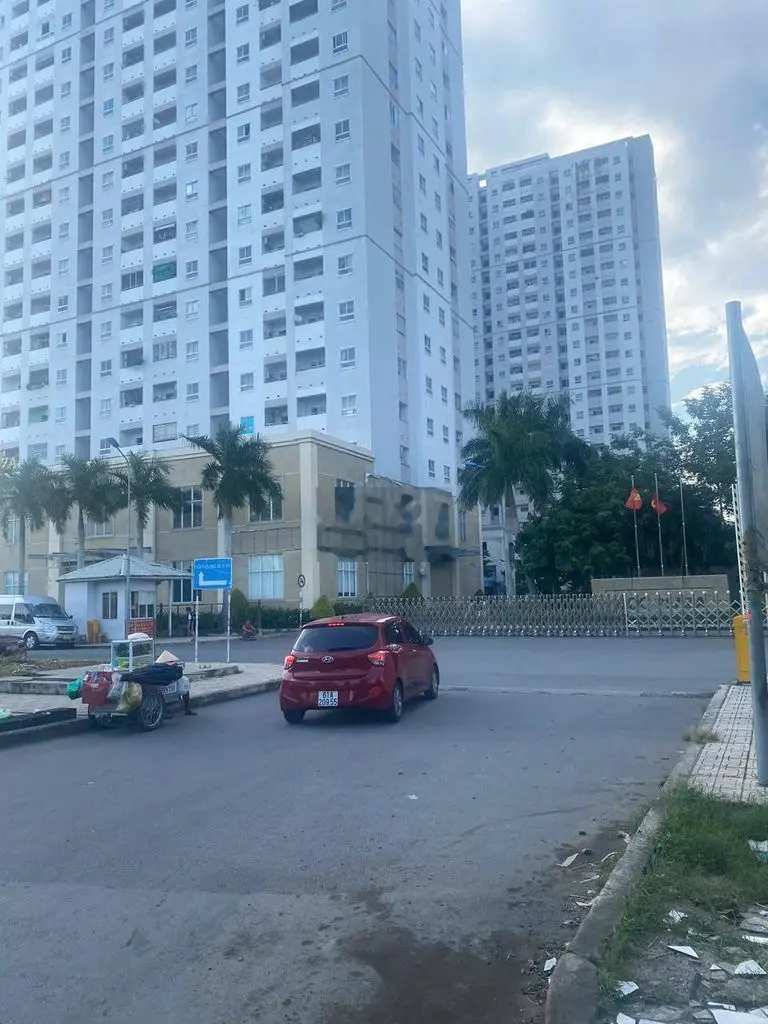 Bán gấp căn hộ Hoàng Quân, đường Nguyễn Văn Linh, huyện Bình Chánh