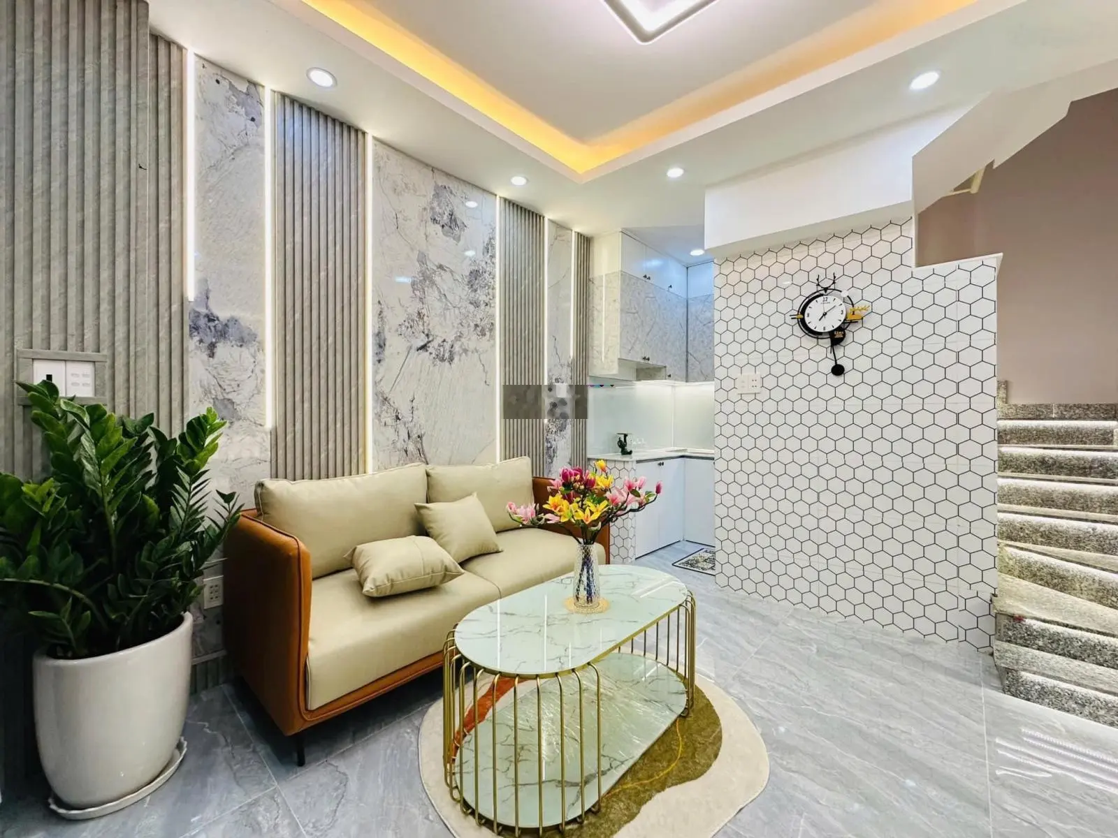 Bán gấp nhà đẹp giá rẻ ở trung tâm xã Bình Chánh đang cho thuê 8tr/tháng