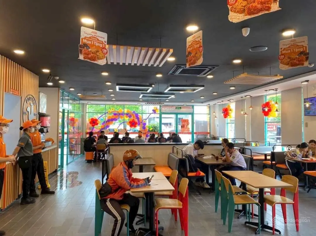 Hiếm! Bán nhà LK mặt phố KĐT Nam Trung Yên 121m2, lô góc 2 mặt phố, 2 mặt tiền vỉa hè, KD sầm uất.