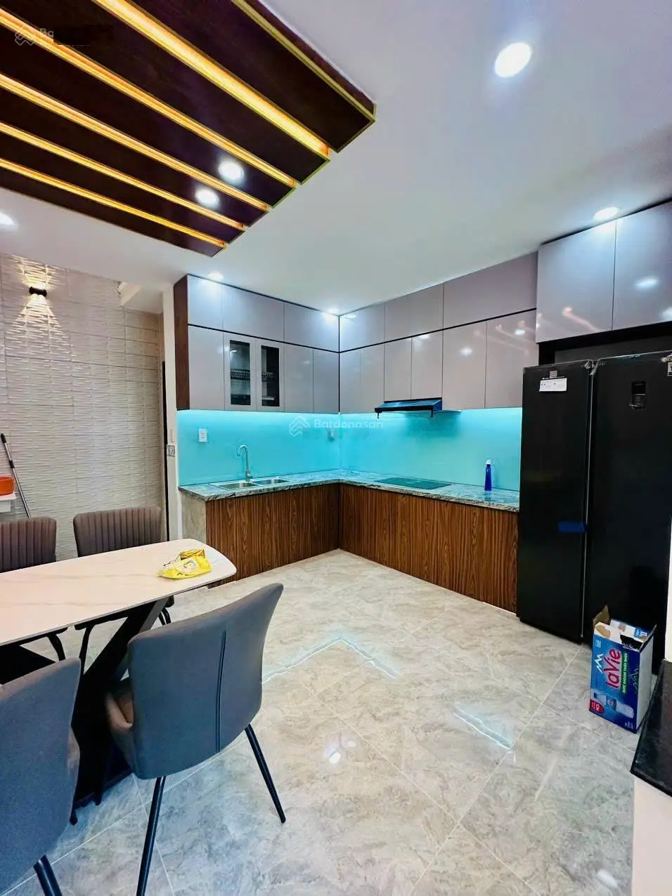 Nhà đẹp 1 trệt 2 lầu sổ sẵn ngay ĐH Văn Lang chủ ngộp cần bán gấp giá còn thương lượng