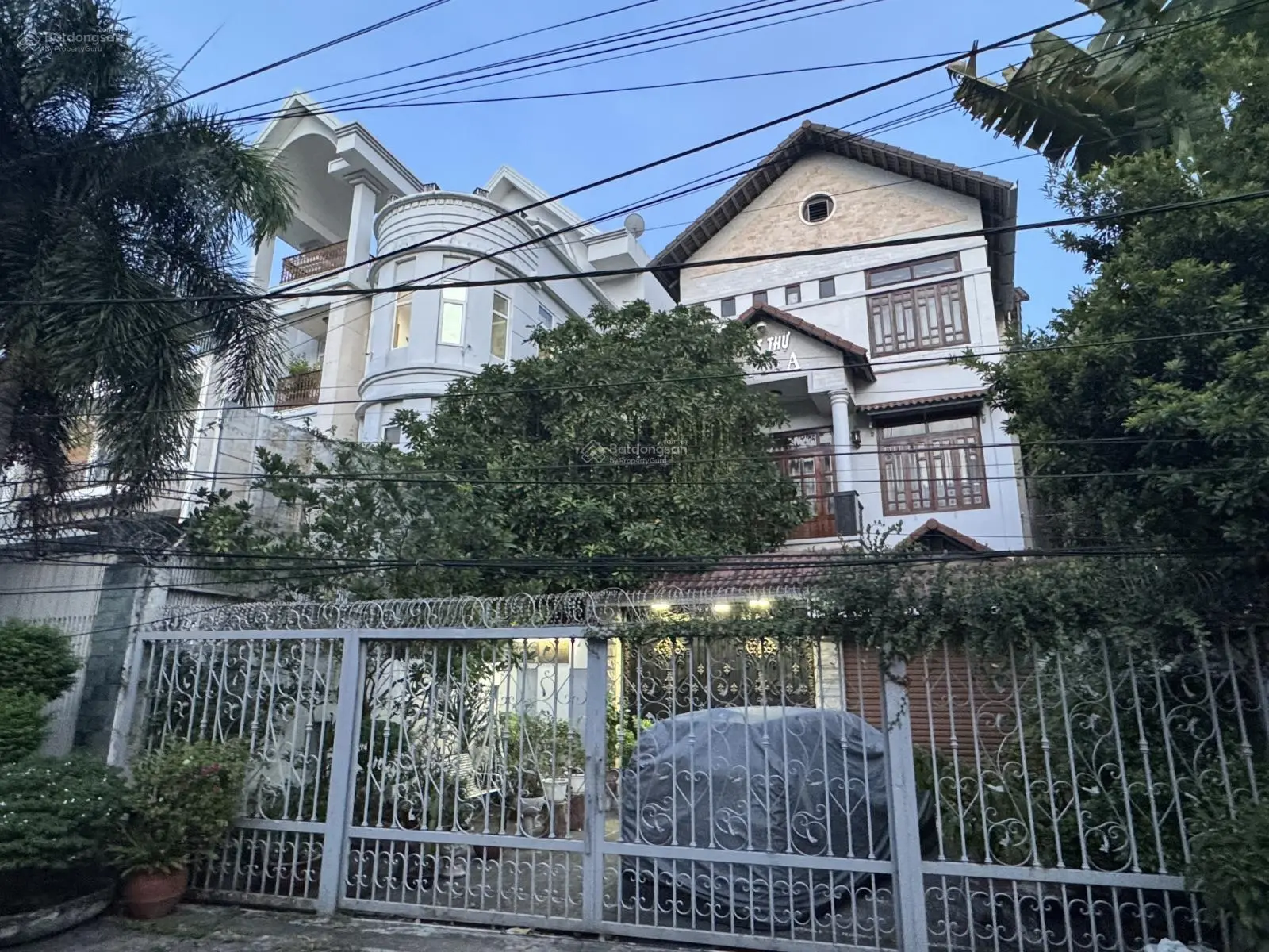 Cần bán gấp! biệt thự 3 tầng 280m2(10x28m), 24tỷ TL, khu ven sông sg đường số 25, gần TTTM Gigamall