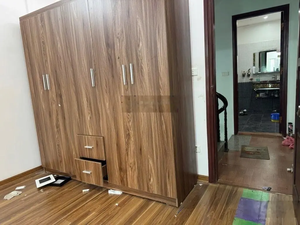 Lô góc Quan Nhân dân xây chắc chắn. 3 gác dạo cửa. Dt 36/40m2T2 chào 7.6 tỷ còn TL. Nói k vs tin ảo