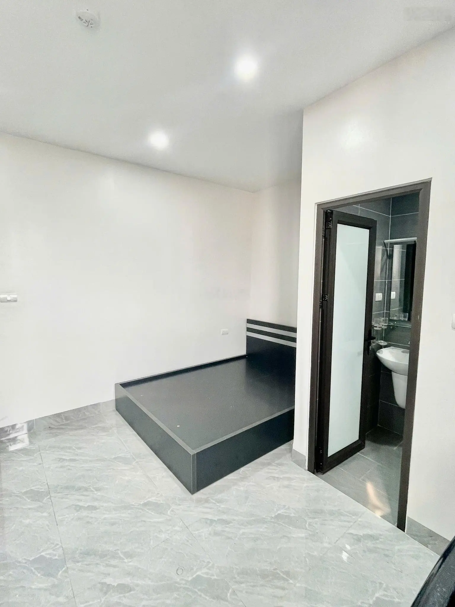 Tin chuẩn! Tòa CHDV Hồ Tùng Mậu, 97m2*7T, MT 5M, 20 phòng KK, gần phố, dòng tiền 6%/năm