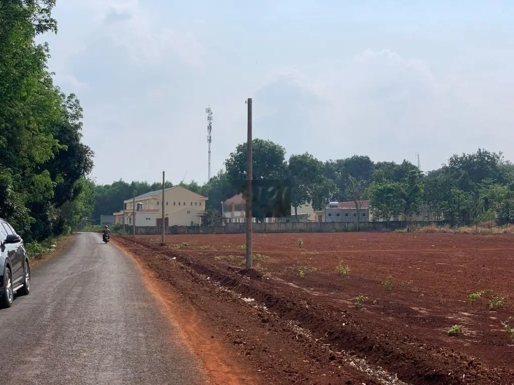 Mặt tiền đường nhựa 18m - giá thanh lý. (5x40)thổ cư sẵn 100m2, Sổ sẵn