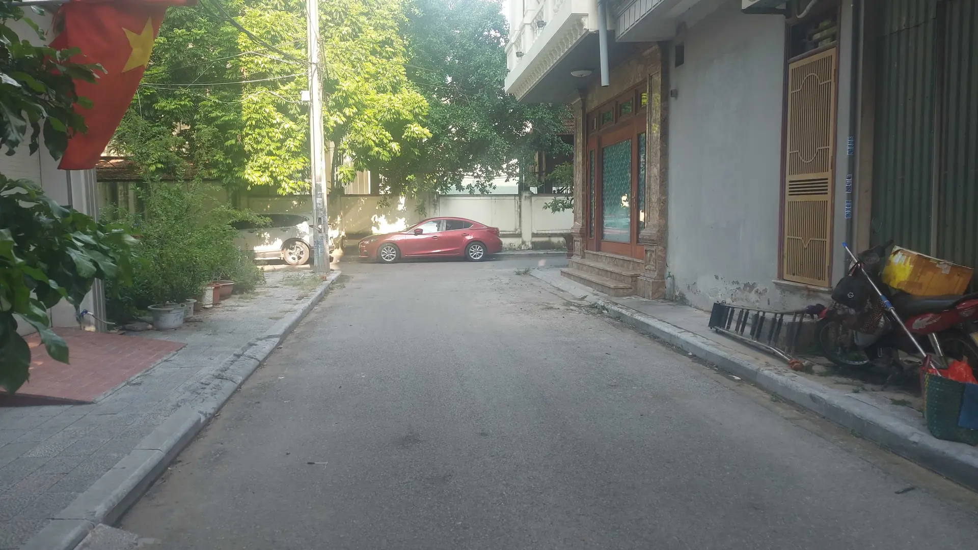 Gđ e cần bán căn nhà tâm huyếttai phường điện biên /tp thanh hóa dt 55m ..lh e 0912 978 ***
