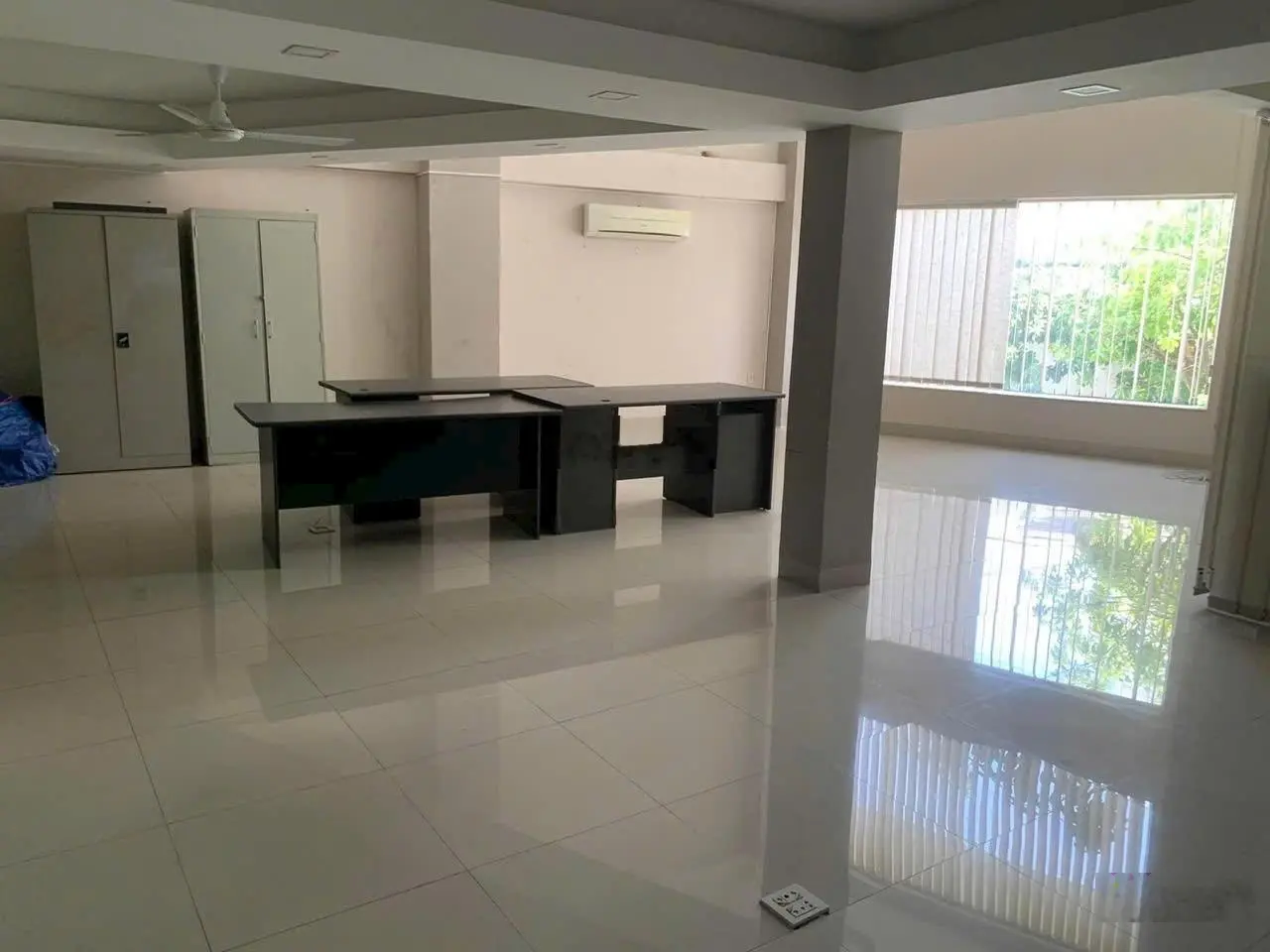 Bán nhà mặt tiền Đường Âu Cơ TTTP nhà 4 tầng mới ngang 9m rộng rãi, AC xem nhà 0379 968 *** E Thư