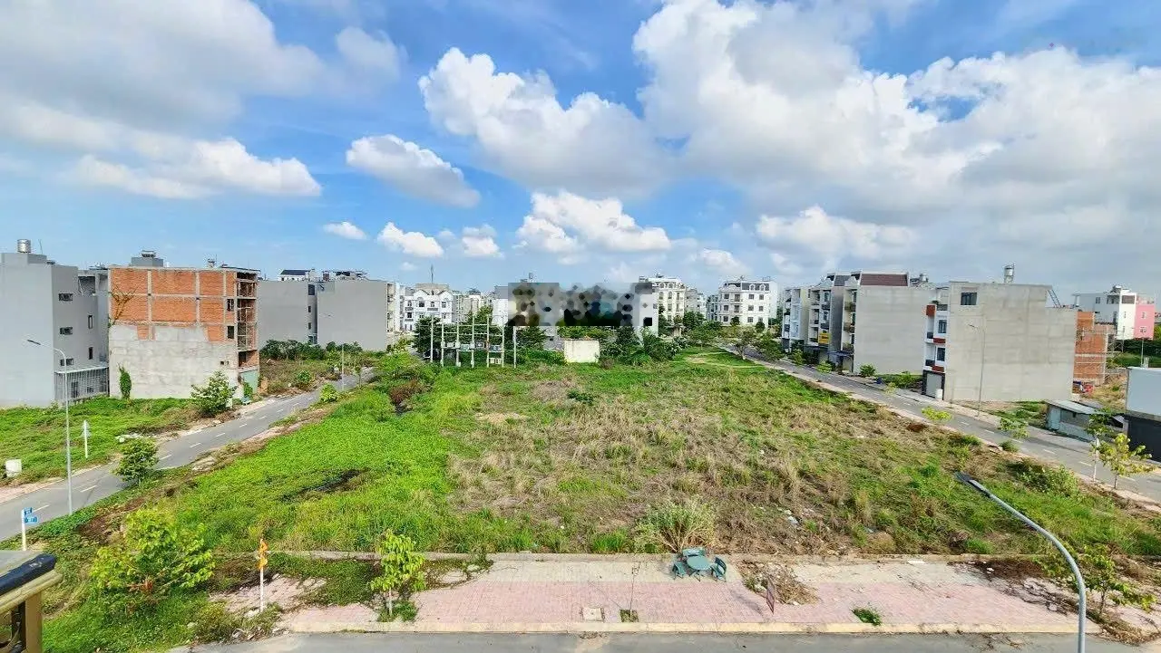 Bán nhà phố đẹp 1 trệt 3 lầu hoàn công trong khu dân cư đồng bộ trung tâm thành phố Dĩ An