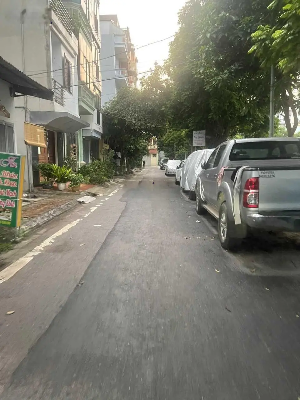 Bán nhà Lĩnh Nam.DT:61mx 5T. MT4,5m. Phân lô ô tô vào nhà, vỉa hè, ô tô tránh đỗ ngày đêm. Giá:12tỷ