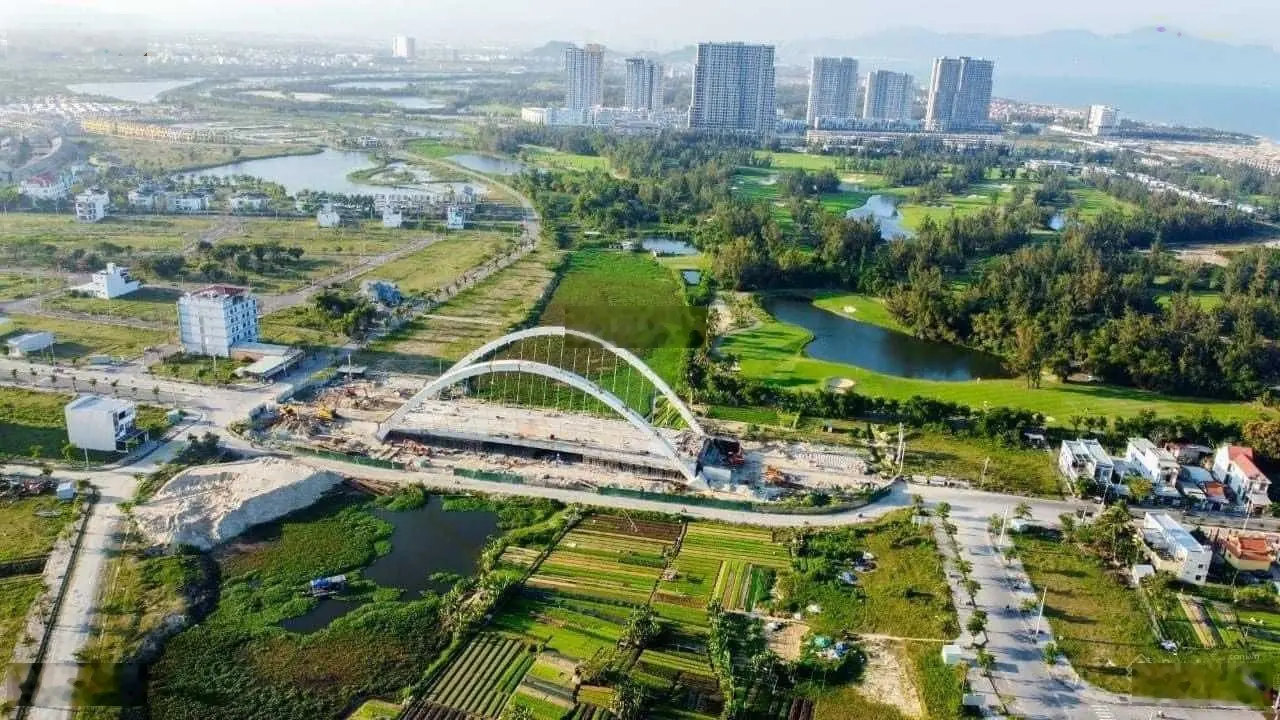 Đất nền biệt thự view sông Cổ Cò KĐT Green City, hướng Đông nhìn qua sân Golf. Giá chỉ 24tr/m2