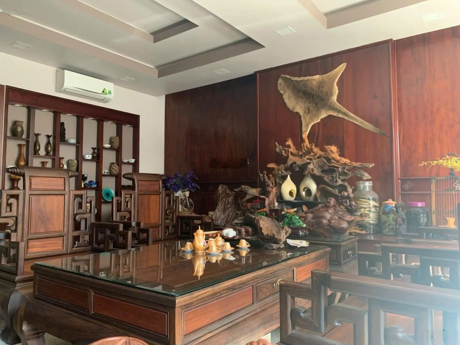 2 mặt tiền, nhà 4 tầng Hoàng Văn Thụ, ngang 9,5m cách biển Trần Phú: 600m giá: 29,5 tỷ