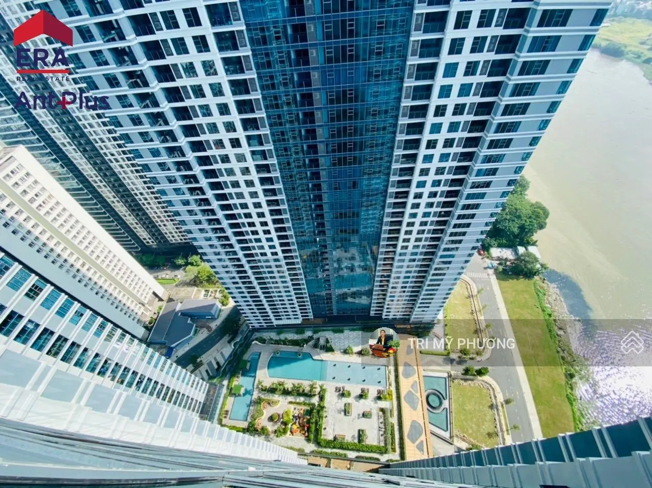 Chính chủ bán 1PN Sunwah Pearl + tầng trung, cao + View đẹp, thoáng + full nội thất + vào ở ngay