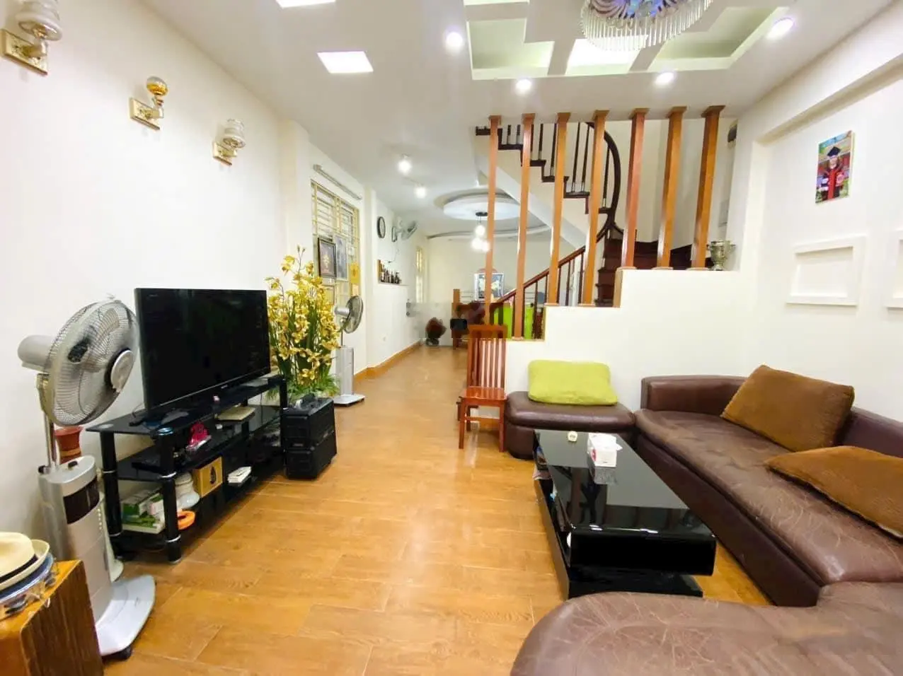 Bán gấp nhà riêng 44m2, 6 tầng, 4PN, 4WC tại Khương Trung, Thanh Xuân, giá tốt,gara ô tô,kinh doanh