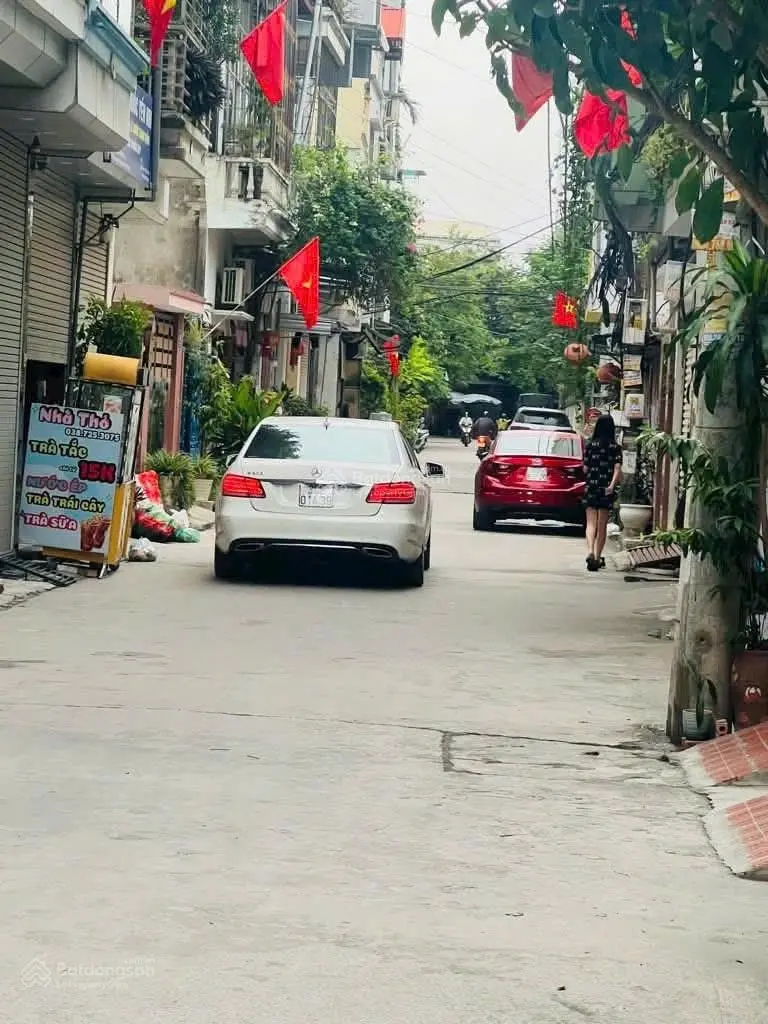 Cực hiếm chỉ hơn 4 tỷ có ngay nhà 5 tầng mới koong tại tam hiệp tt thanh trì ngõ đẹp ôtô cách 15m
