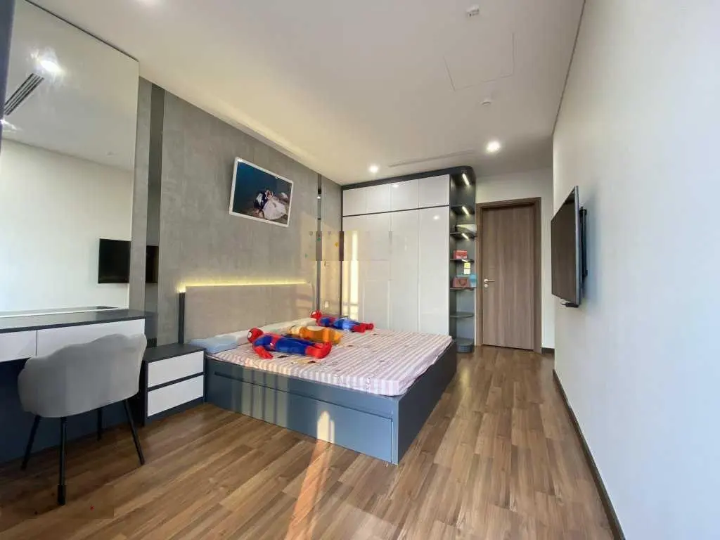 Chính chủ cần bán gấp căn 2 ngủ Cc Bea Sky, Hoàng Mai, DT 62m, Giá 3,9 tỷ, Sẵn sổ Full nội thất
