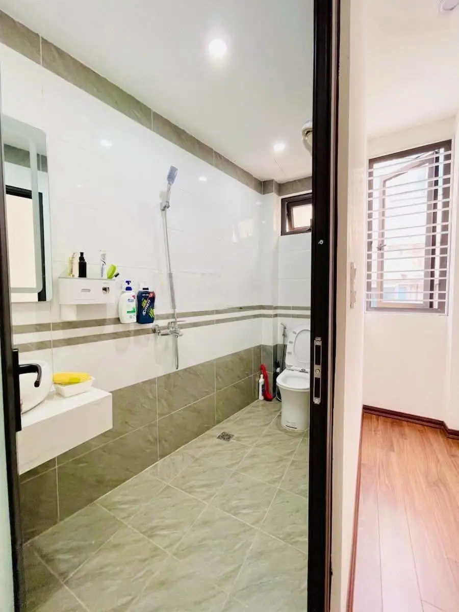 Nhà đẹp cực hiếm phố minh khai, ô tô qua nhà ngõ thông kinh doanh tốt, lại gần ô tô tránh