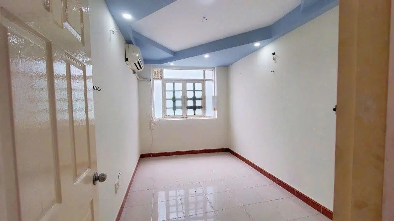 Chỉ 4 tỷ 5 mua được nhà 4 tầng tại bùi viện q.1 nhà chính chủ bán