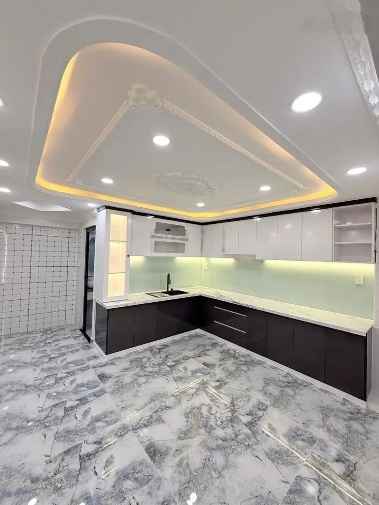 Vip q6, đi bộ tới công viên bình phú, 6 tầng mới đẹp ở ngay, 68m2, đường 10m có lề dân trí, an ninh