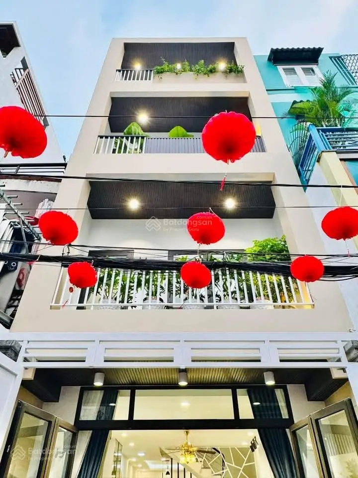 Bán gấp nhà đẹp hẻm xe hơi Đ. CMT8, P15, Q10 .DT: 5,5x17m Full Nội Thất Vào Ở Ngay Giá 4Tỷ 360.