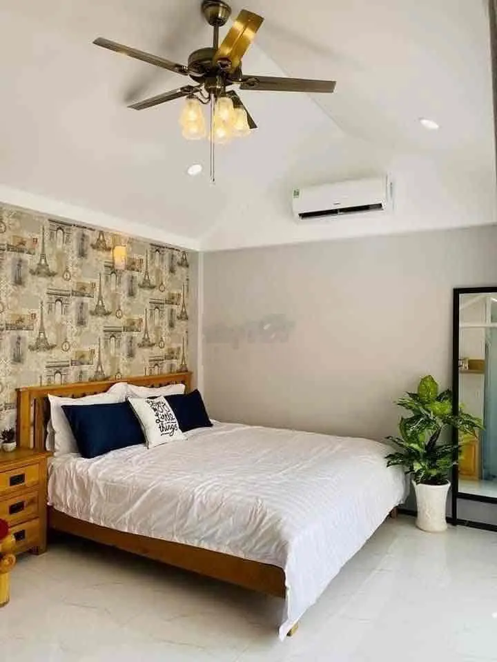 Bán nhà 4 tầng sang trọng Ngay chợ Thái Bình Q1 4.99 ty