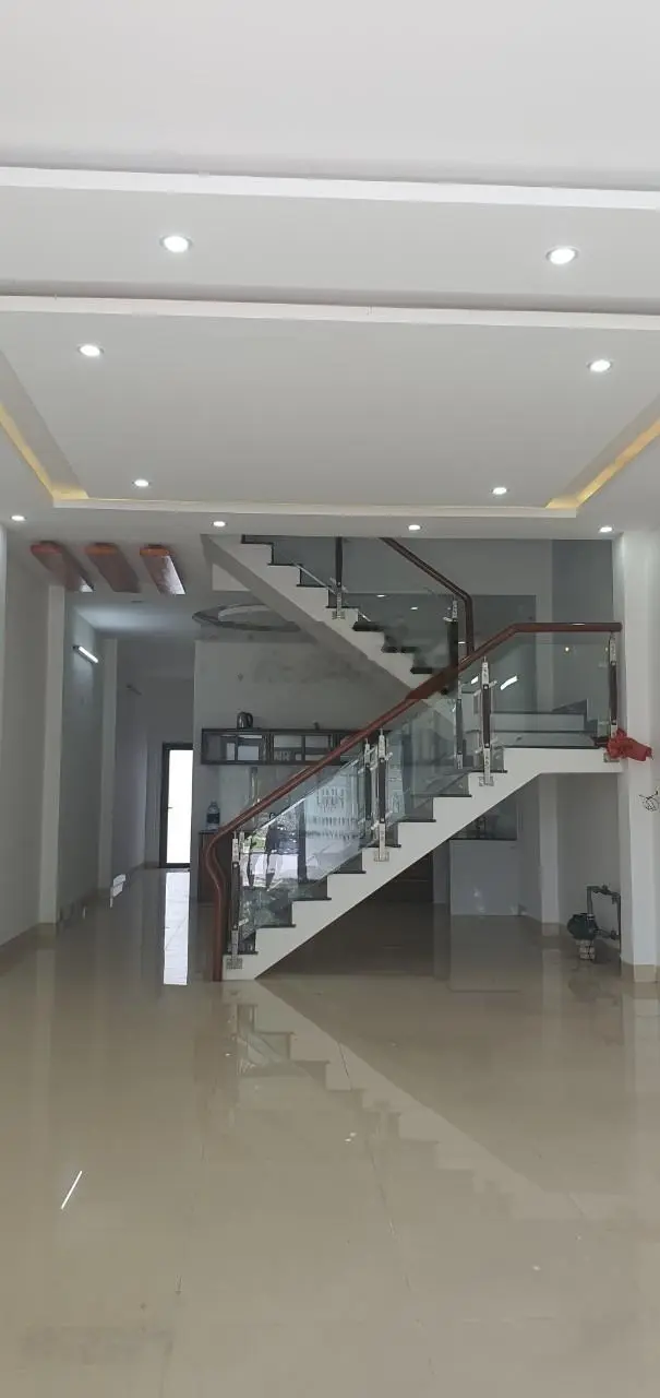 Bán gấp nhà 2 tầng đường 10m5 Văn Tiến Dũng 4,5 tỷ