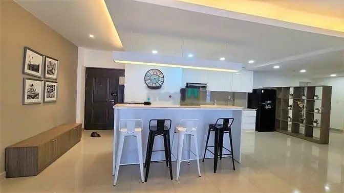Bán căn hộ Happy Valley 135m2, 3PN, căn góc view hồ bơi phú mỹ hưng