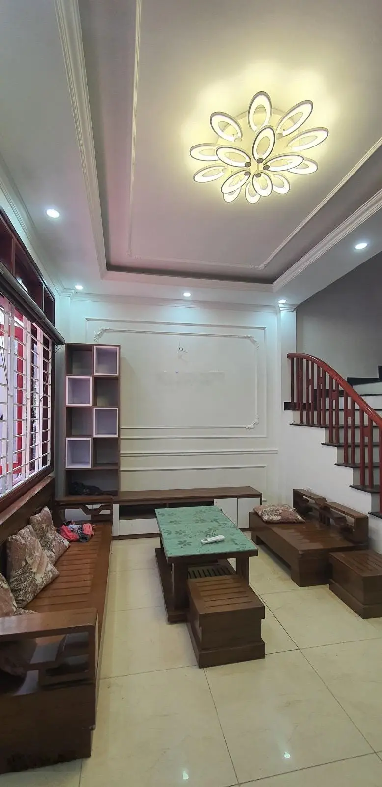 Bán nhà Bồ Đề, LB, 5 tầng 35m2 lô góc ô tô đỗ cửa, 30m ra mặt phố Hồng Tiến, nhỉnh 6 tỷ