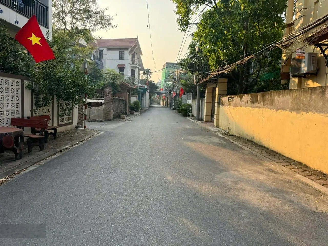 Cần bán nhà 2 tầng 42,5m2 đất tặng nhà hai tầng đường ô tô 16 chỗ đi thông xã Đa Tốn, huyện Gia Lâm