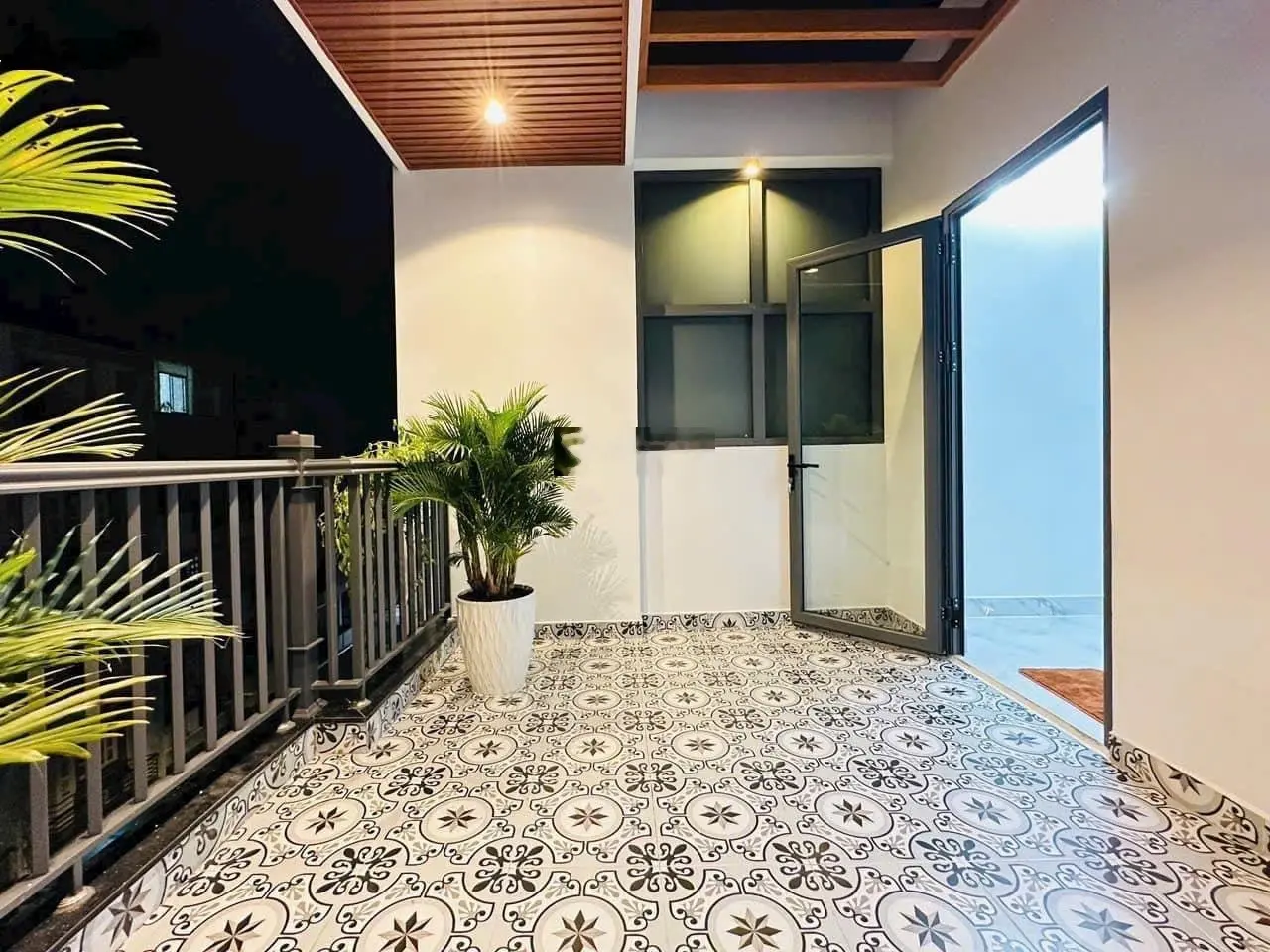Cần tiền bán gấp nhà hẻm xe hơi Hoa Lan, Phường 7, Phú Nhuận. Giá chỉ 4,4 tỷ. 0906 806 *** Thuý Ngân