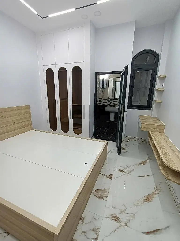 Siêu phẩm nhà đẹp 3 lầu Trần Nguyên Hãn Phường 13 Q8 ngay cầu Trà Và Quận 5.Đi trung tâm Quận 1 ,5p